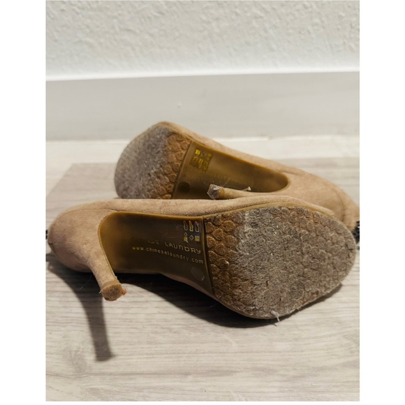 Tan Heels - Picture 4 of 5
